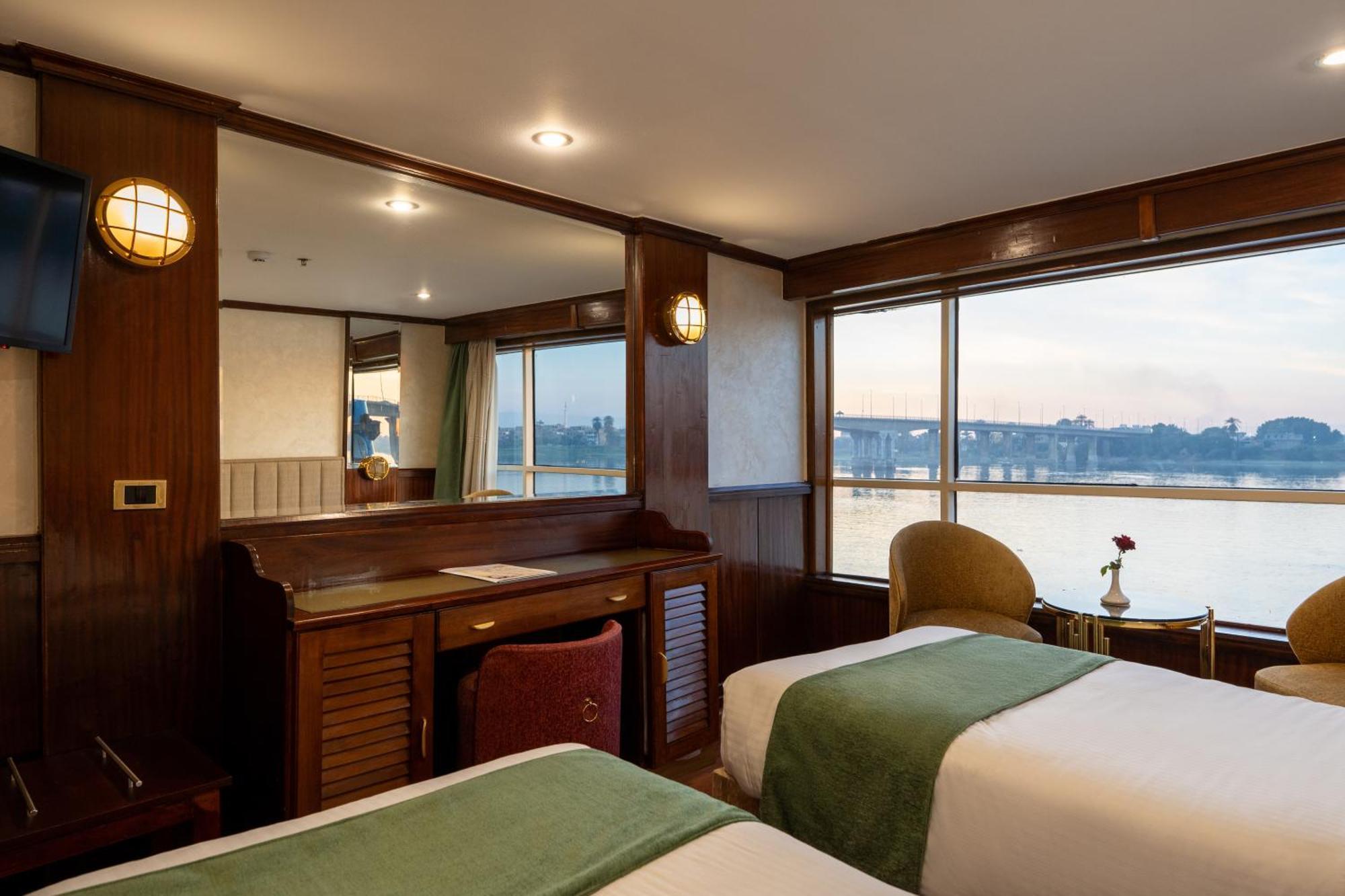 Hotel Magic I Nile Cruise Deluxe Boat The Scheduled Departure Is On Saturday For A 7-Day Nile Cruise Luxor Exterior foto