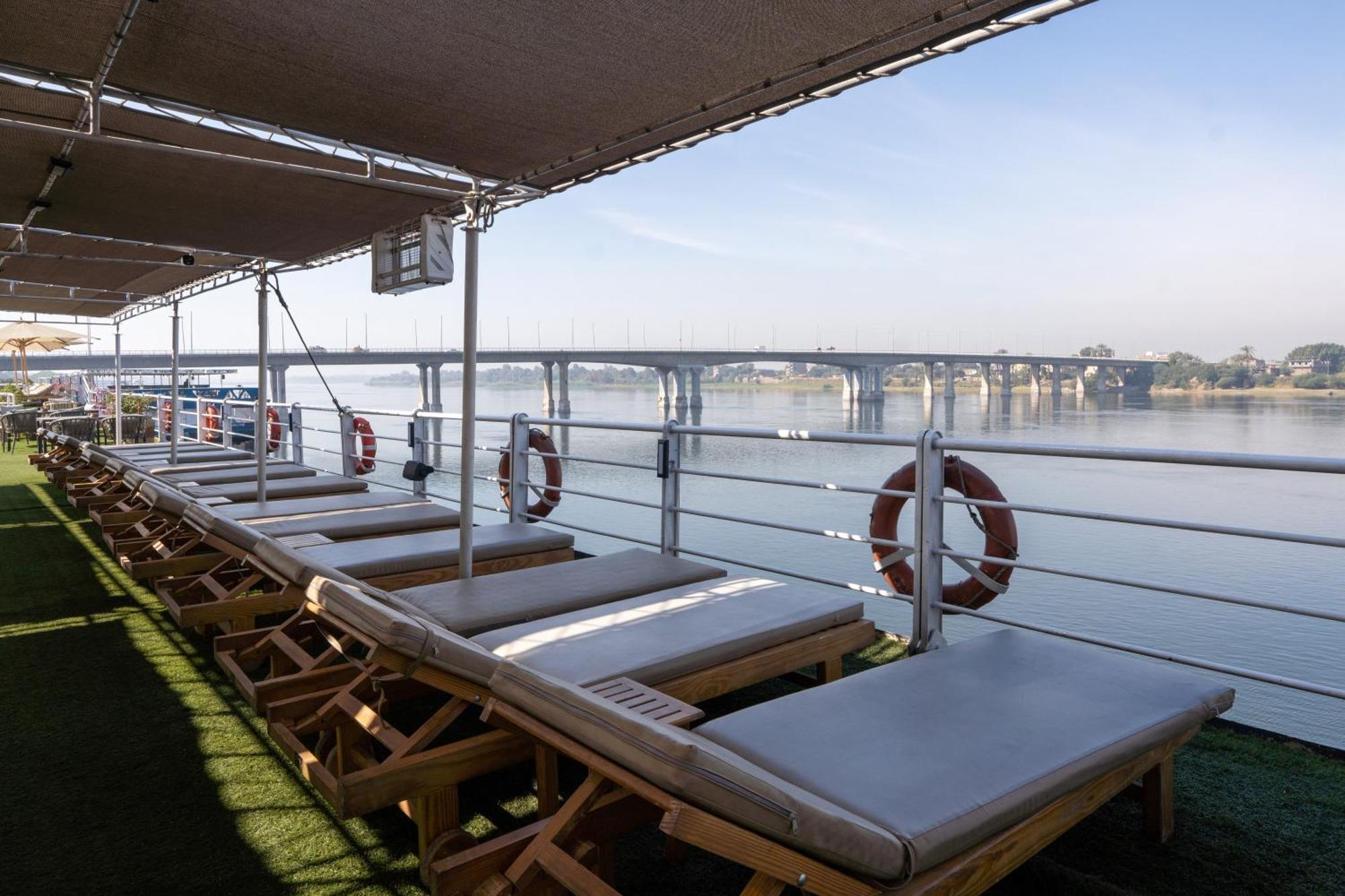 Hotel Magic I Nile Cruise Deluxe Boat The Scheduled Departure Is On Saturday For A 7-Day Nile Cruise Luxor Exterior foto